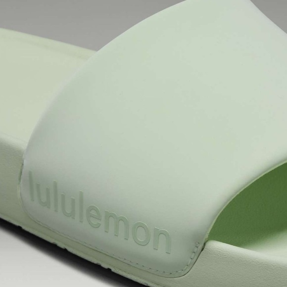 Lululemon Restfeel Slide Recovery Sandals in Kohlrabi Green Size 8 EU 39 - Picture 15 of 16